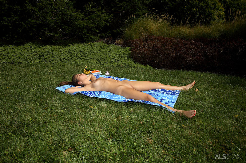 Аида, 22 года, 0 размер груди